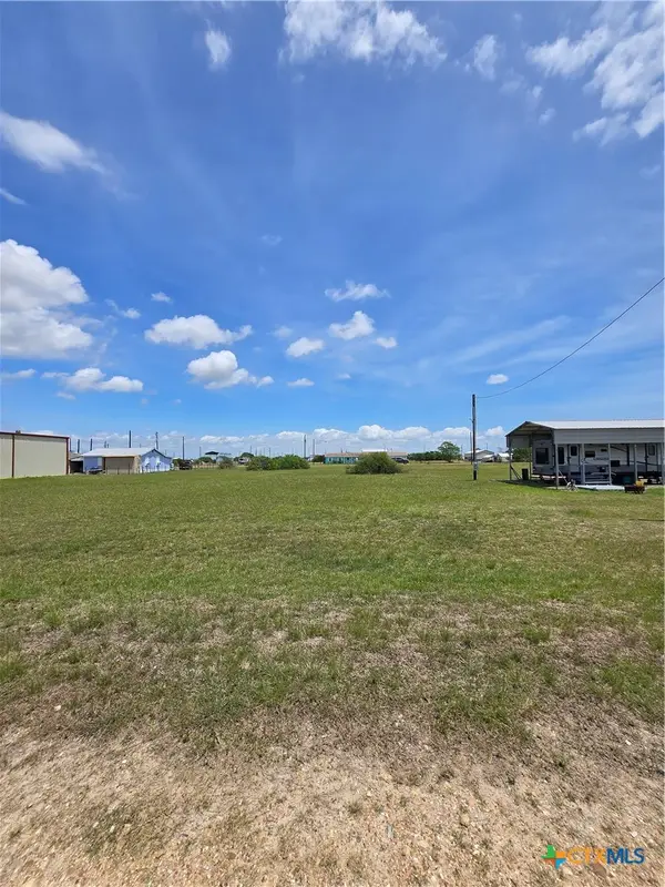 51 Dogfish, Palacios, TX 77465