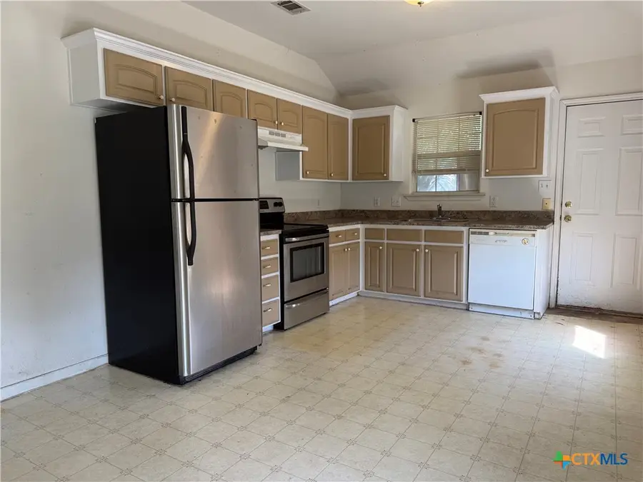 665 Fallen Oak Drive, Bertram, TX 78605 - #2