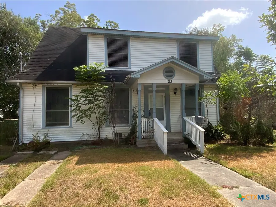 103 E Warren Avenue, Victoria, TX 77901 - #2