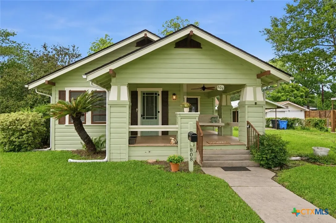 808 E Krezdorn Street, Seguin, TX 78155 - #1