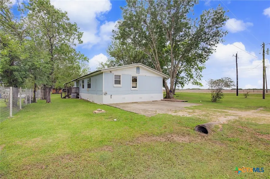 21 Berkshire Drive, Telferner, TX 77988 - #2
