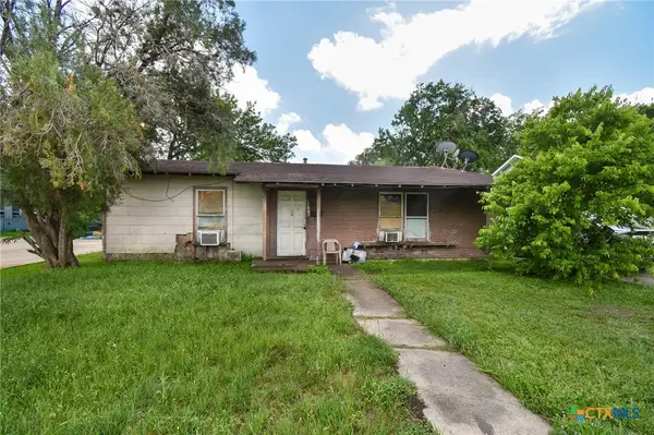 2909 Meadowlane Street, Victoria, TX 77901