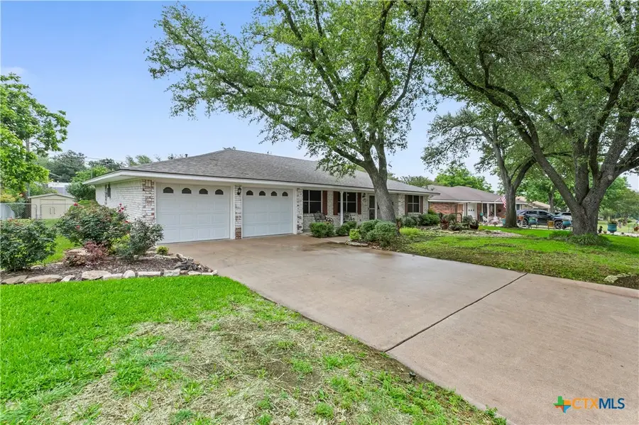 302 E Upshaw Avenue, Temple, TX 76501 - #2