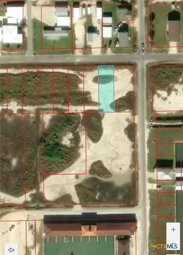 2 W Maple Street, Port O'Connor, TX 77982