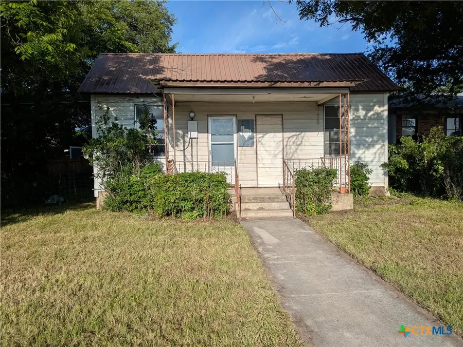 104 N Walnut Street, Lampasas, TX 76550 - #2