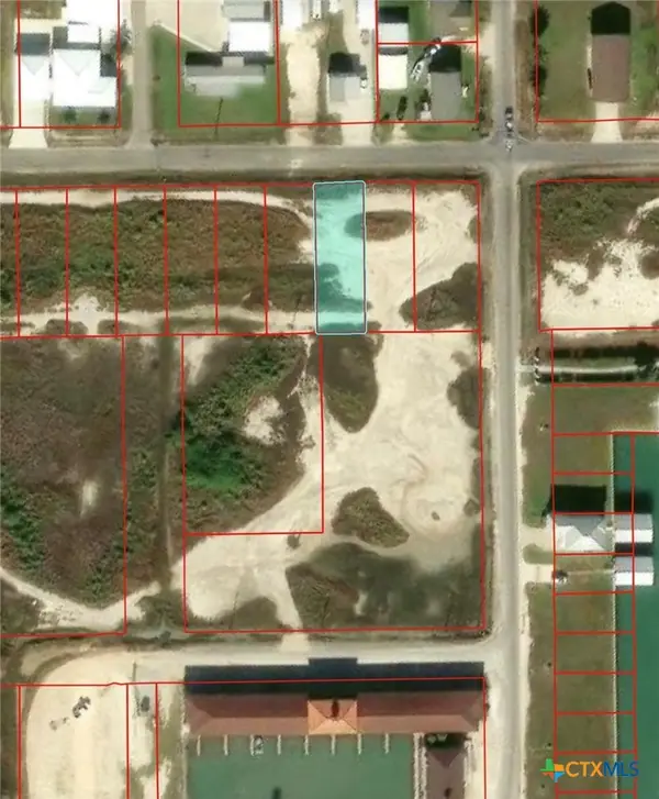 3 W Maple Street, Port O'Connor, TX 77982