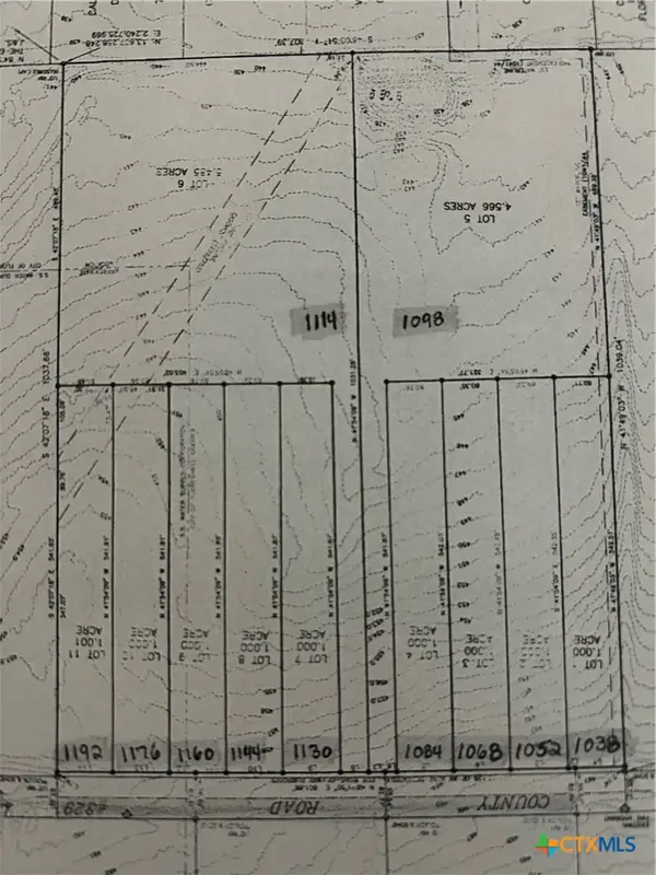 1098 County Road 329, Floresville, TX 78114
