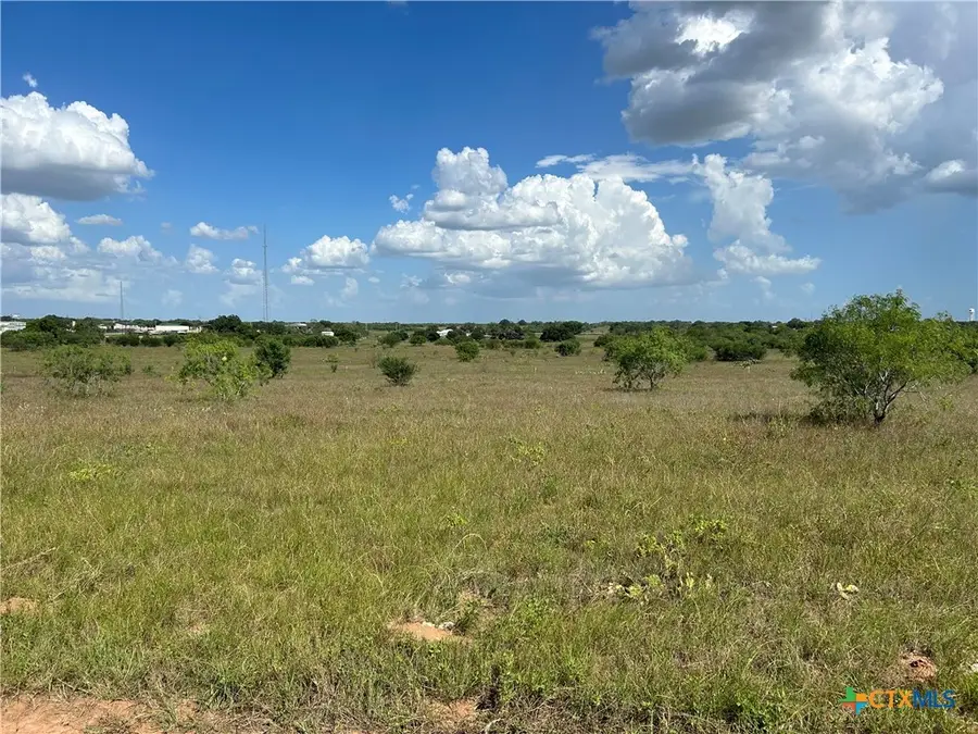 1098 County Road 329, Floresville, TX 78114 - #2
