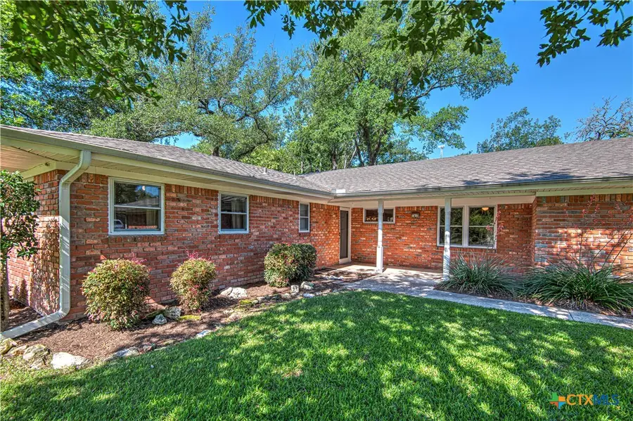 1810 N Beal Street, Belton, TX 76513 - #2