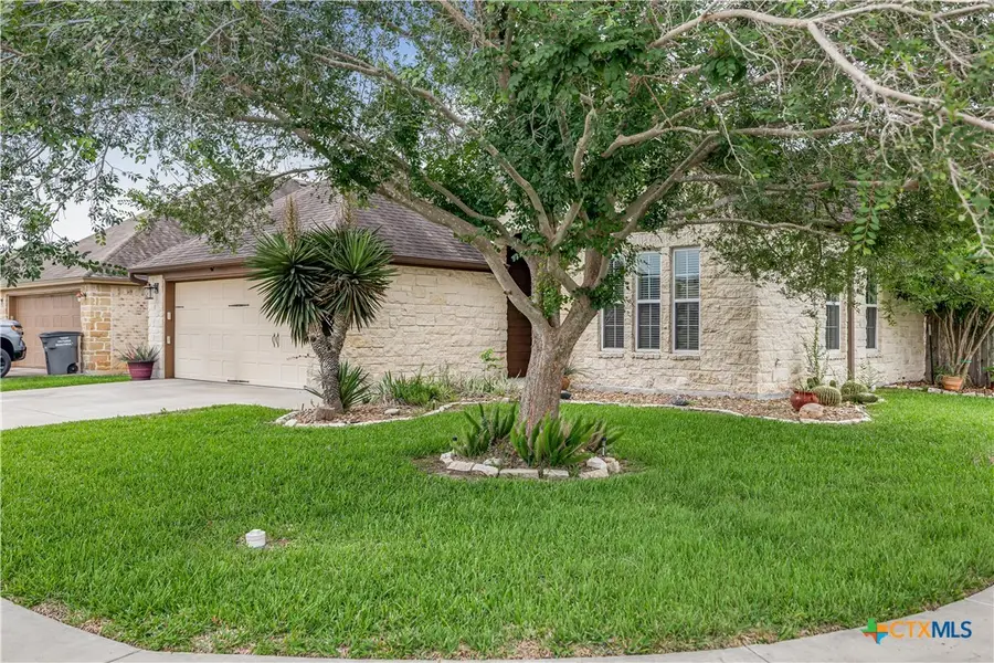 201 Amberglow Court, Victoria, TX 77904 - #2