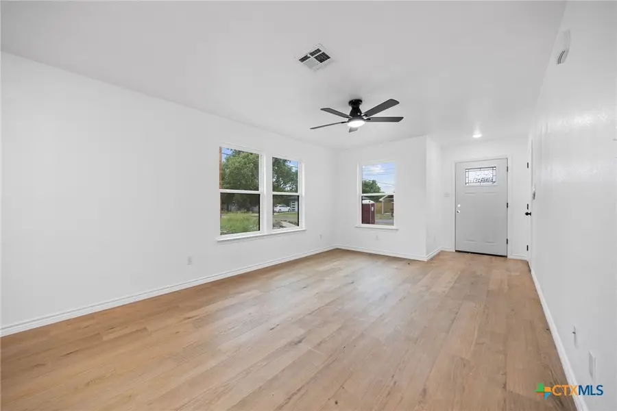 129 Avenue B, Moody, TX 76557 - #3