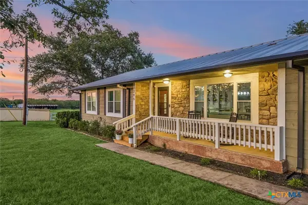 295 Mcknight Road, Seguin, TX 78155