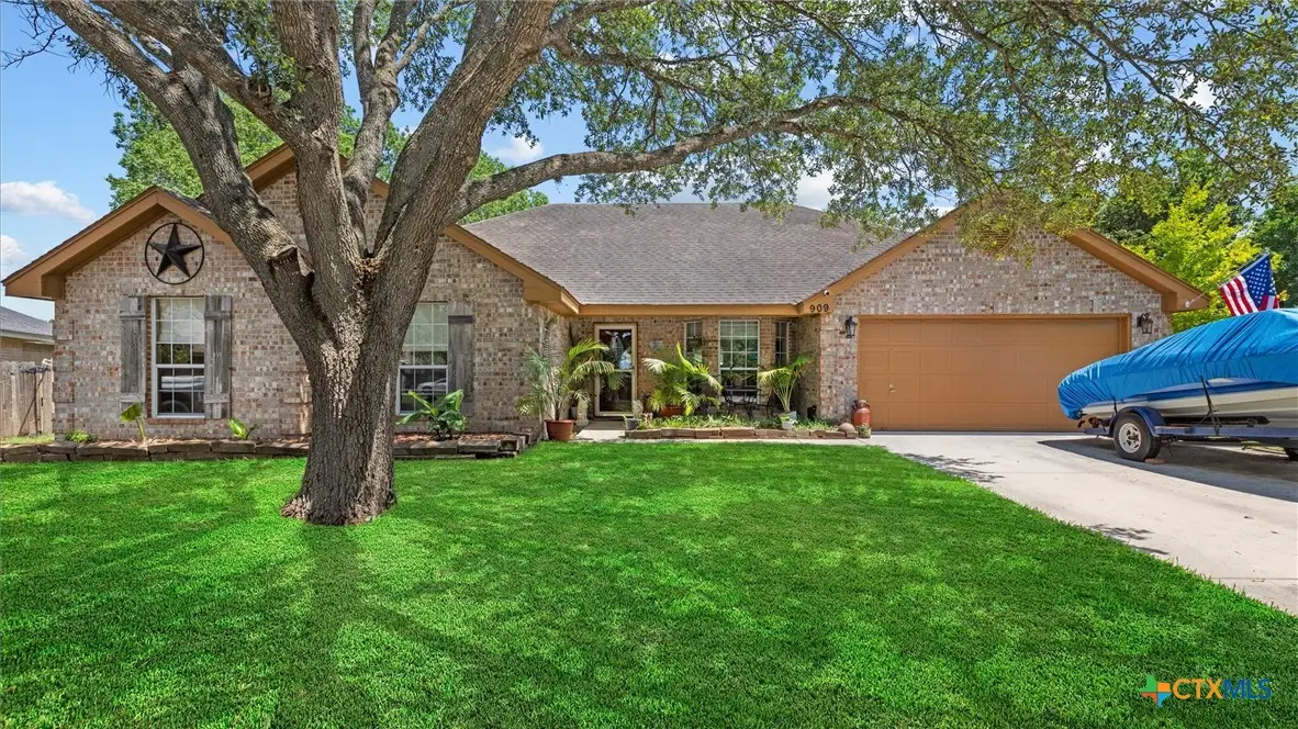 909 Queens Drive, New Braunfels, TX 78130 - #1