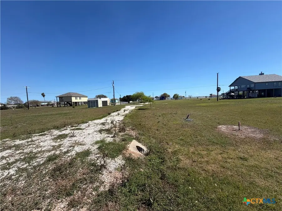 589 Swallow Drive, Palacios, TX 77465 - #2
