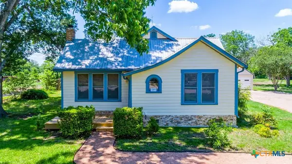 209 Lockhart Street, Martindale, TX 78655