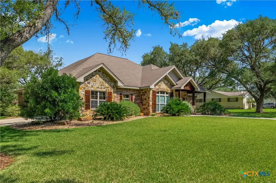 104 Trinity Street, Yoakum, TX 77995 - #2