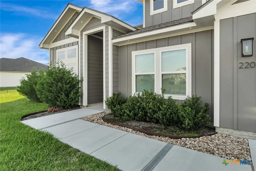 220 Whitetail Lane, Victoria, TX 77905 - #2