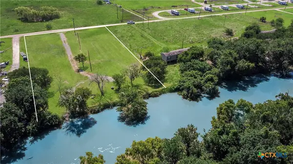 2173 Guadalupe River Drive, Tivoli, TX 77990