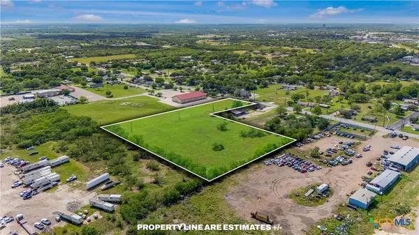 2901 Pleasant Green Drive, Victoria, TX 77901