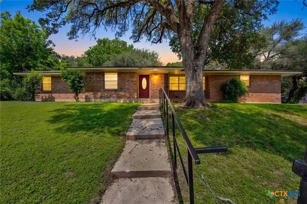 1318 Live Oak Drive, Belton, TX 76513