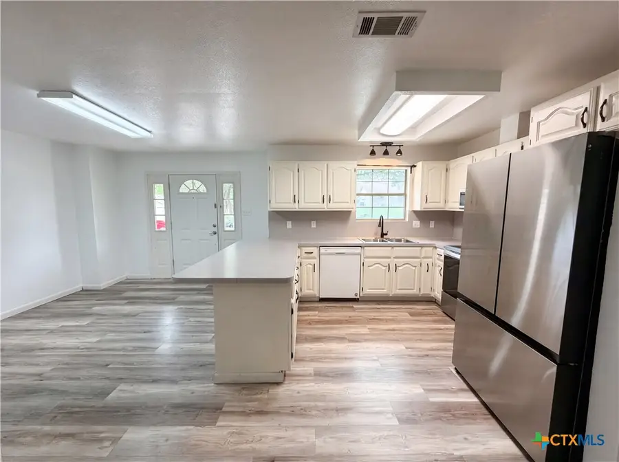410 Cole Avenue, Temple, TX 76501 - #2