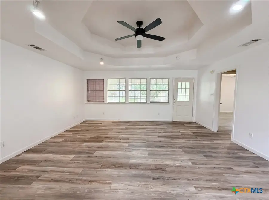 410 Cole Avenue, Temple, TX 76501 - #3