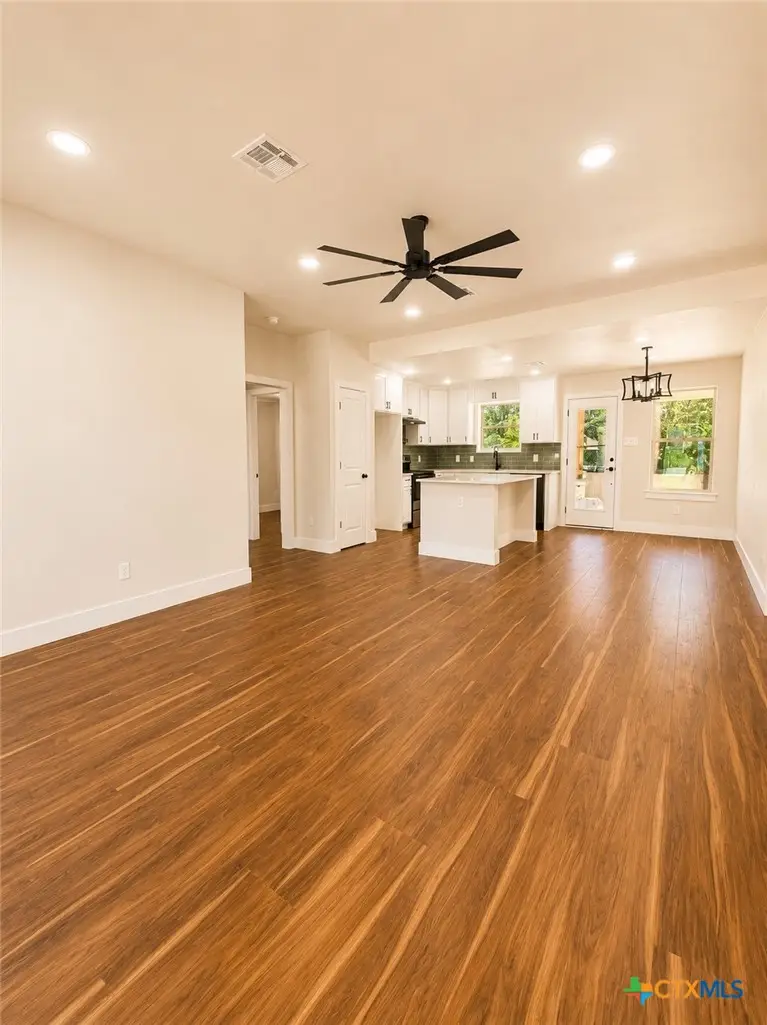 407 E Lamar Avenue, Temple, TX 76501 - #3
