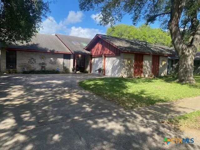 221 Navajo Drive, Victoria, TX 77904 - #1