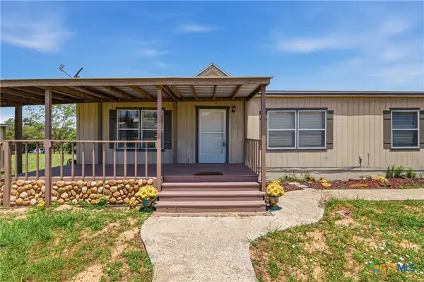 646 Old Colony Road, Seguin, TX 78155