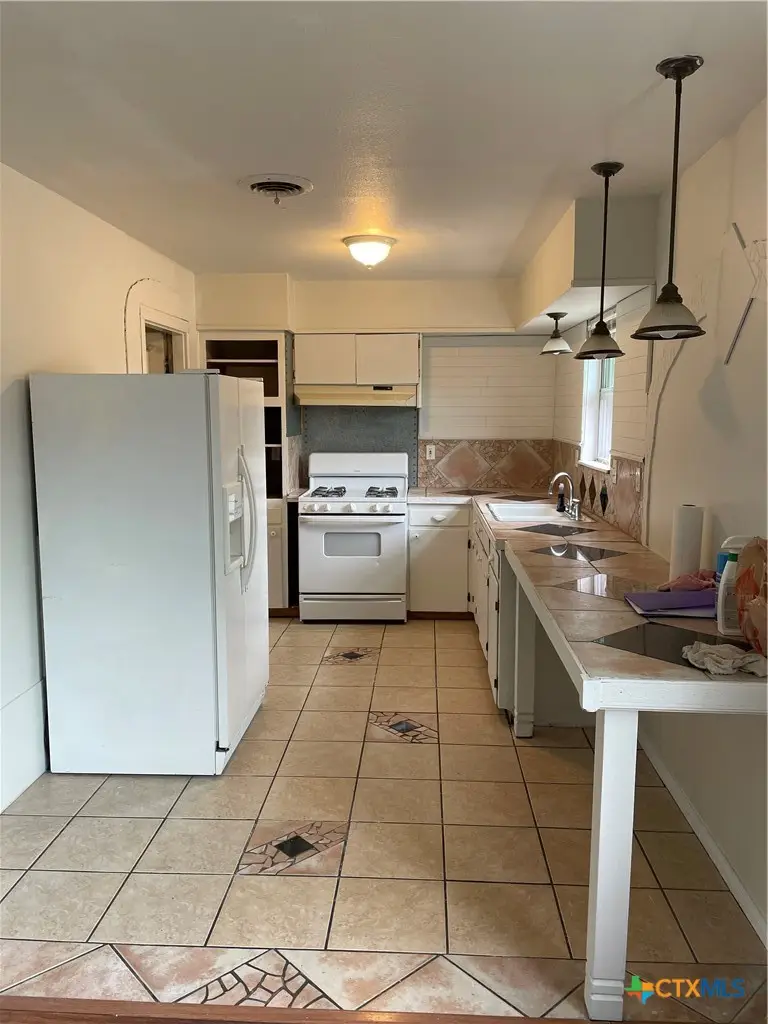 2202 Mountain Avenue, Copperas Cove, TX 76522 - #3