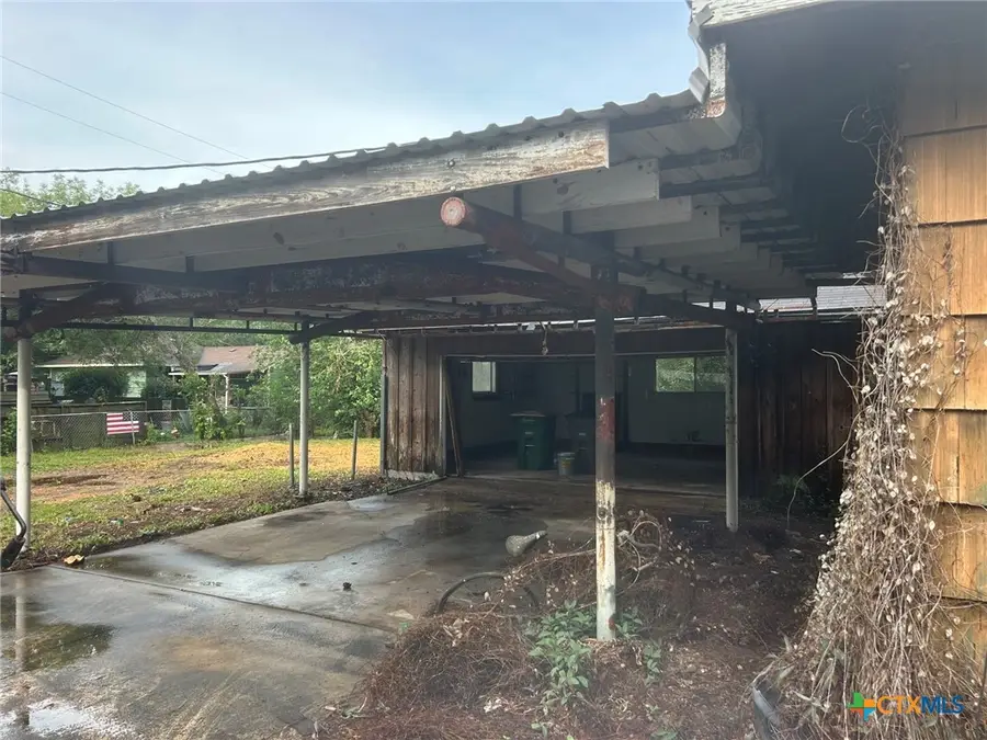 903 E Mistletoe Avenue, Victoria, TX 77901 - #3