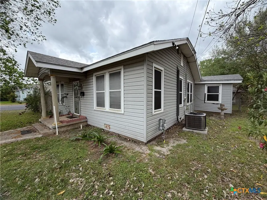 1701 N East Street, Victoria, TX 77901 - #2