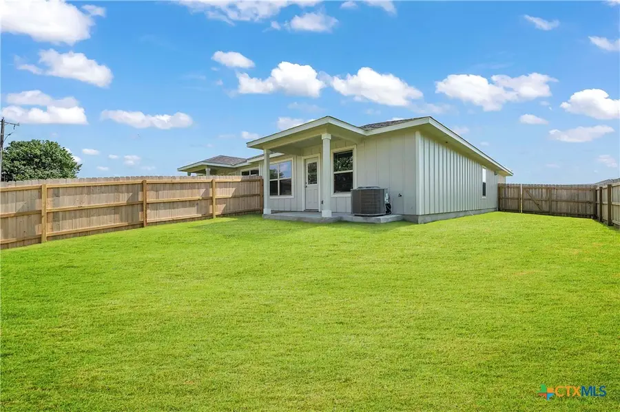 1018 College Avenue, Troy, TX 76579 - #2
