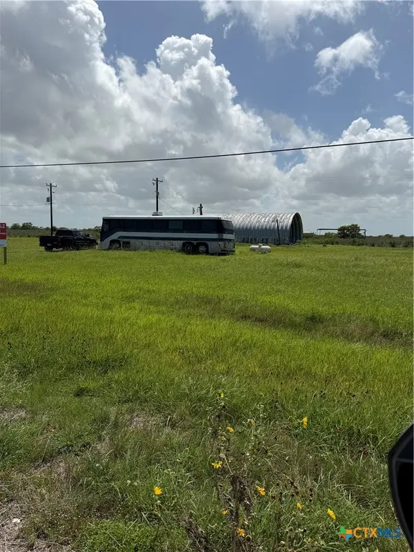 592 Washington Avenue, Port Lavaca, TX 77979