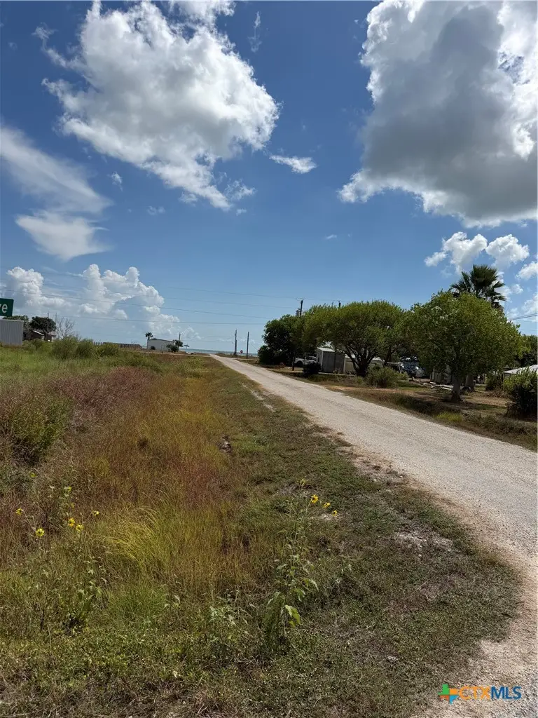 592 Washington Avenue, Port Lavaca, TX 77979 - #2