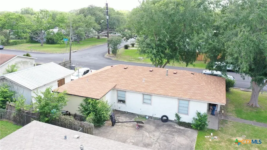 701 E Hiller Street, Victoria, TX 77901 - #3