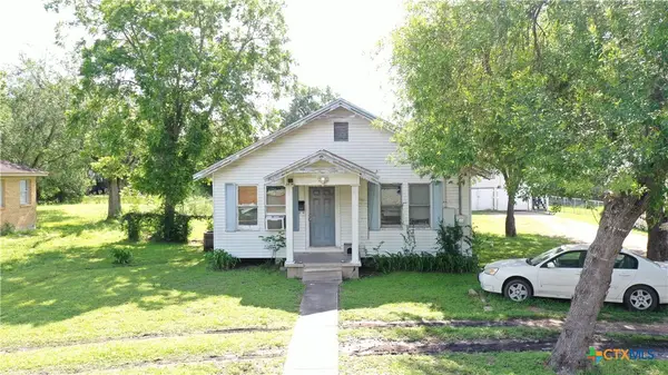 1704 N Goldman Street, Victoria, TX 77901