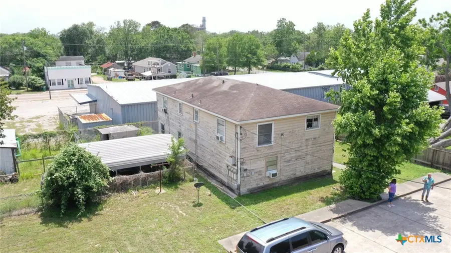 305 E River Street, Victoria, TX 77901 - #2