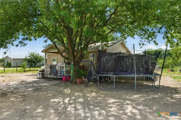 409 Summit Drive, Kyle, TX 78640