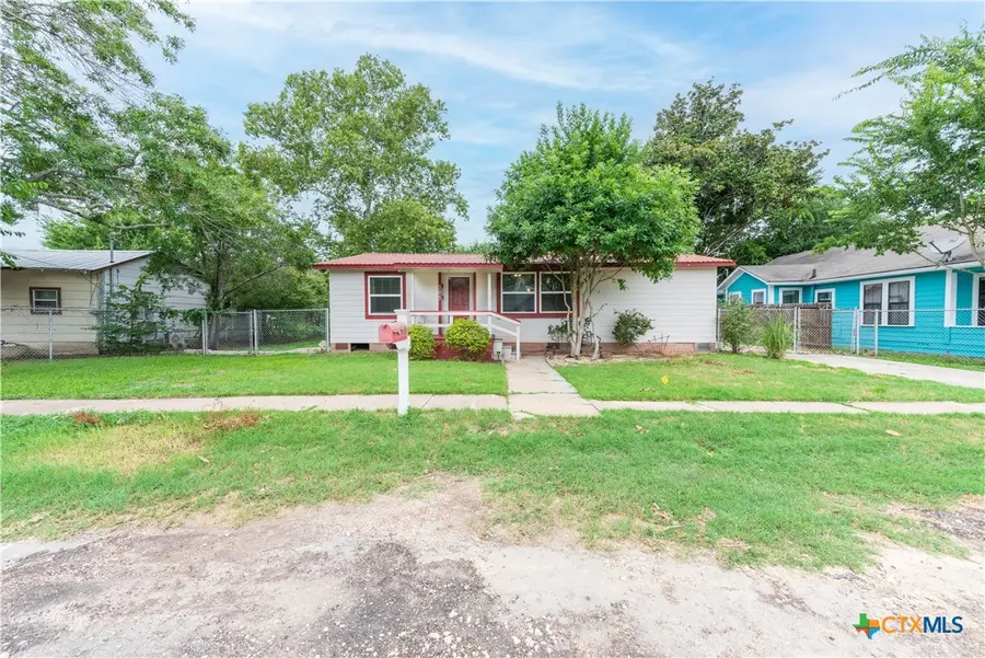 205 N Mesquite Avenue, Luling, TX 78648 - #3