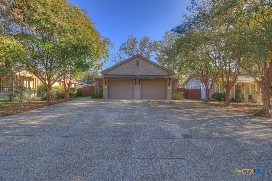 388 E Faust Street, New Braunfels, TX 78130 - #2