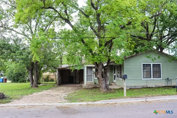 803 3rd Street, Lockhart, TX 78644