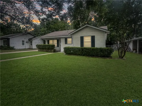 710 E 14th Street, Cameron, TX 76520