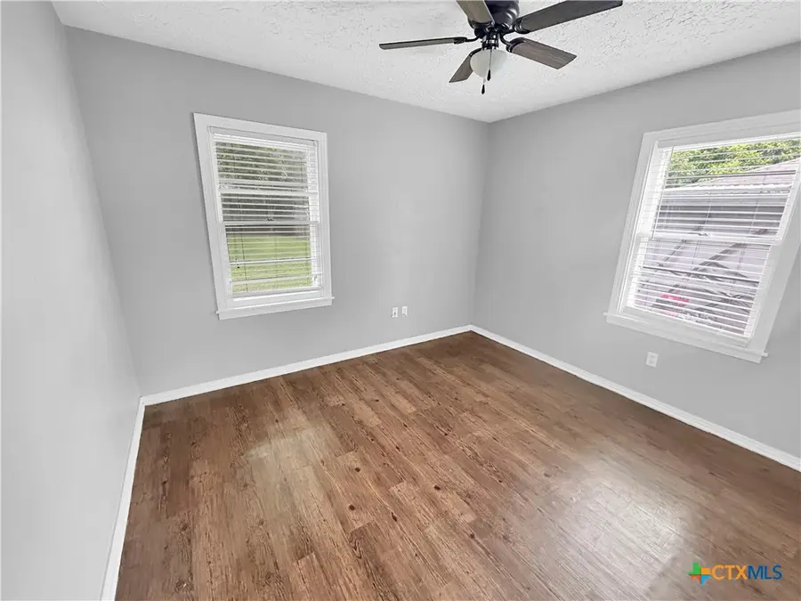 710 E 14th Street, Cameron, TX 76520 - #3