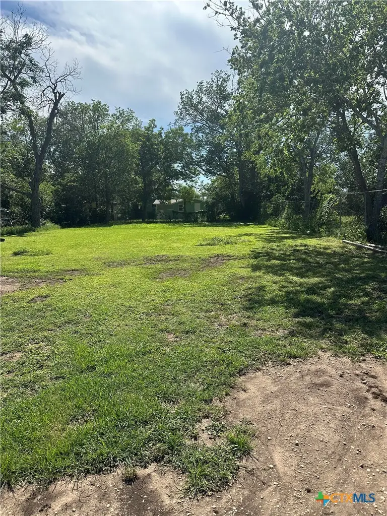 652 Flores Street, Seguin, TX 78155 - #2