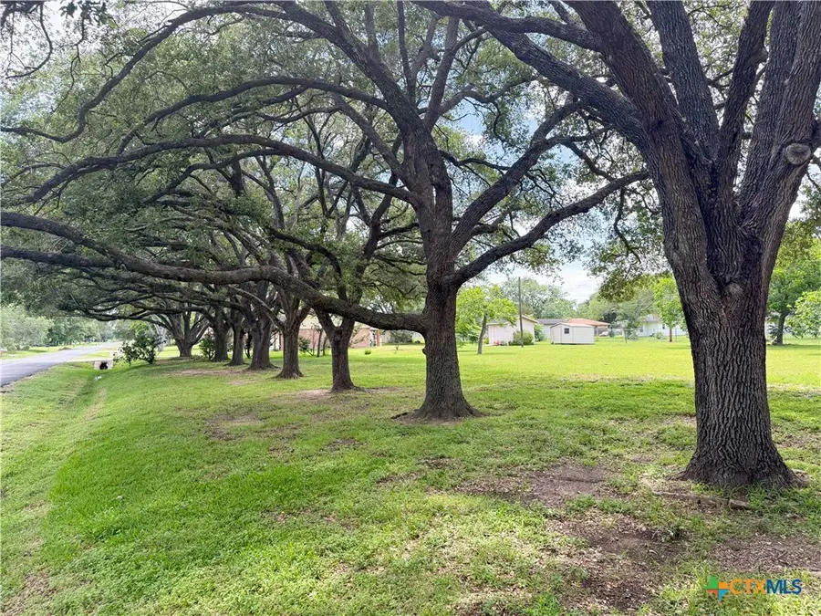 404 Blyth Road, Victoria, TX 77904 - #3