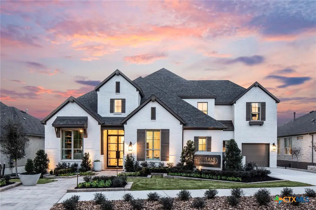 210 Navarro, Boerne, TX 78006 - #1