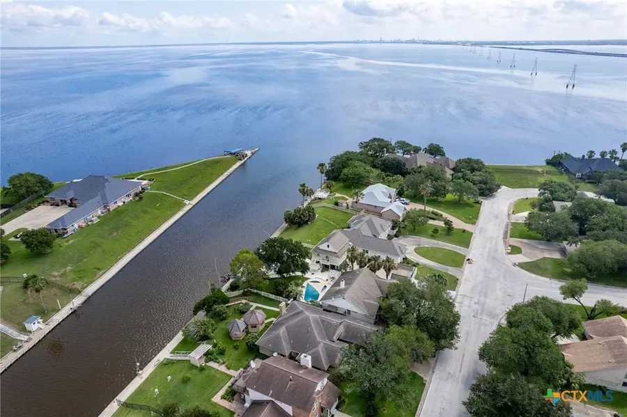 117 E Harbor Drive, Port Lavaca, TX 77979 - #2