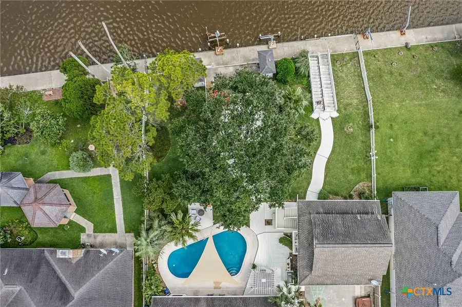 117 E Harbor Drive, Port Lavaca, TX 77979 - #3
