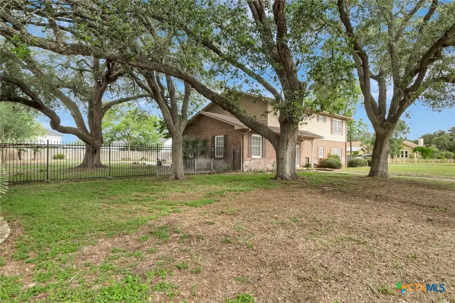 1014 N Hunt Street, Cuero, TX 77954 - #3